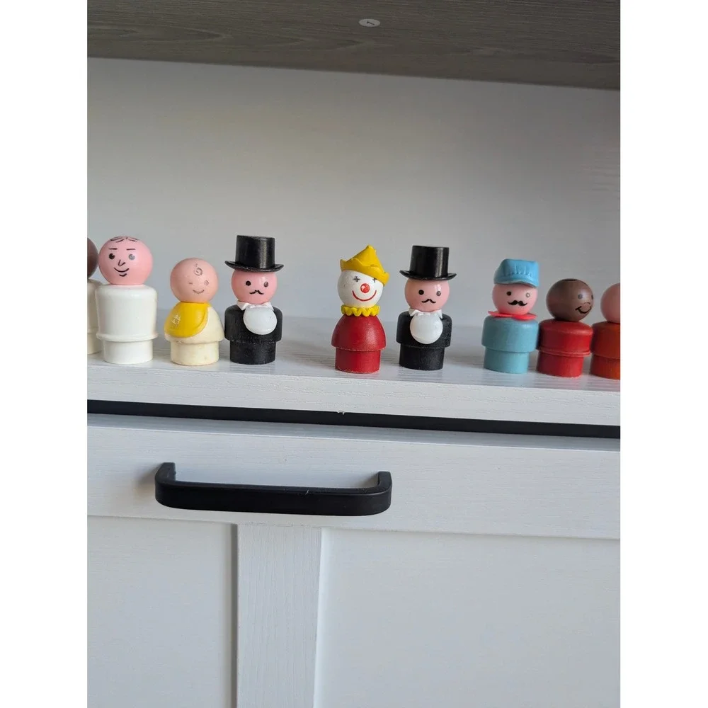 Vintage Fisher-Price Little People Lot with Hospital and Construction Toys - Picture 11 of 12